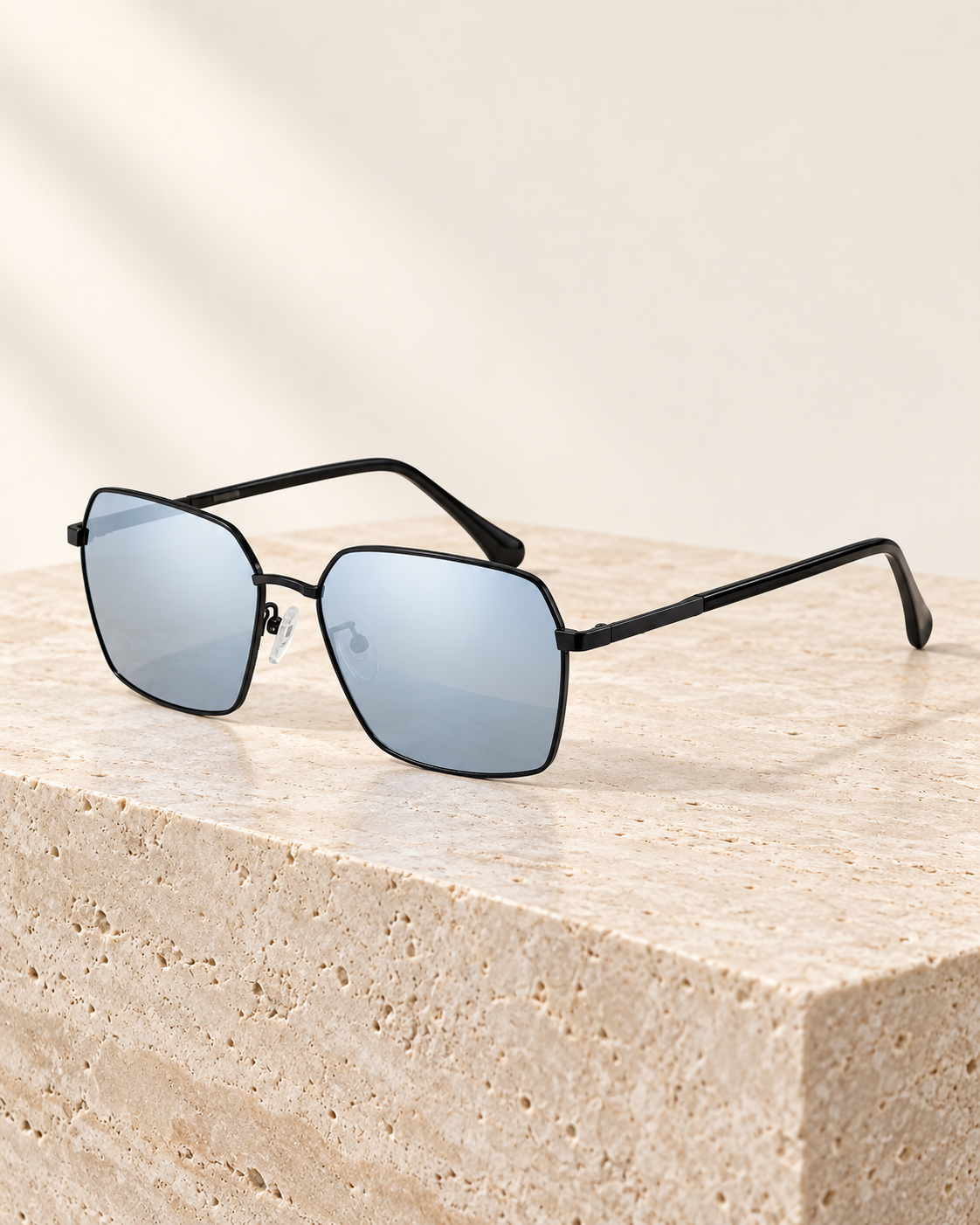 Photochromic sunglasses